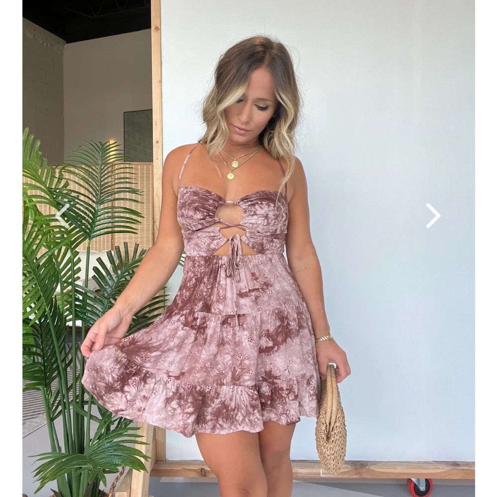 Chic By Ally B Cut Out Tie Dye Dress Marble - Picture 5 of 6